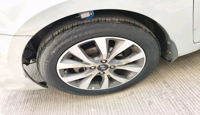 2014 Hyundai Verna FLUIDIC 1.6 VTVT SX AT, CNG, Automatic, 1,10,362 km, tyre