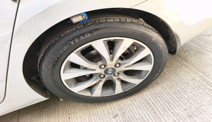 2014 Hyundai Verna FLUIDIC 1.6 VTVT SX AT, CNG, Automatic, 1,10,362 km, tyre