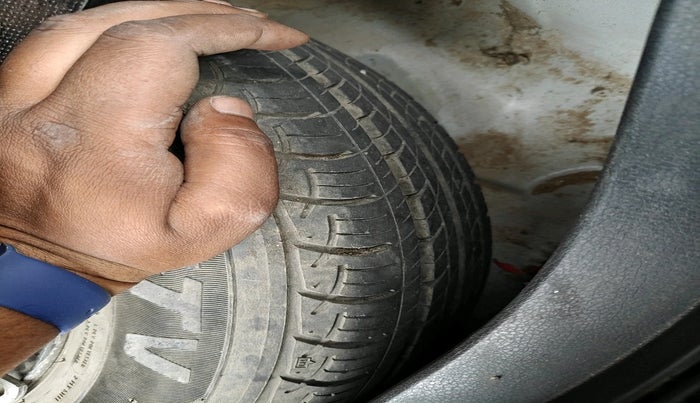 2015 Honda Jazz 1.2L I-VTEC V, Petrol, Manual, 82,605 km, tyre