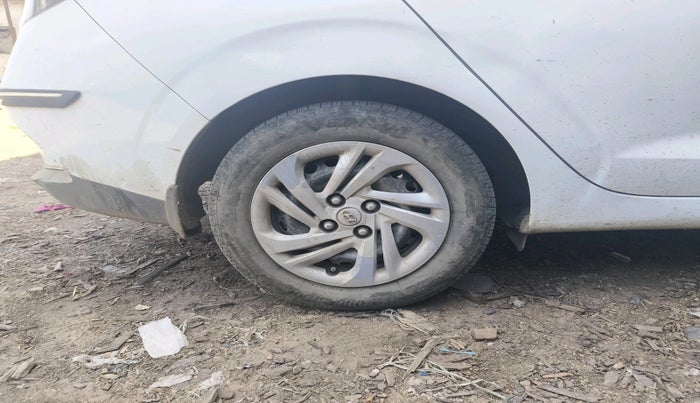 2022 Hyundai AURA S 1.2, CNG, Manual, 1,00,449 km, tyre