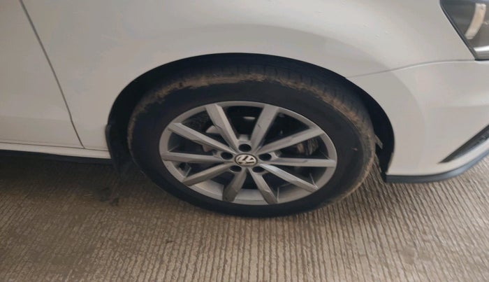 2020 Volkswagen Polo HIGHLINE PLUS 1.0, Petrol, Manual, 52,617 km, tyre