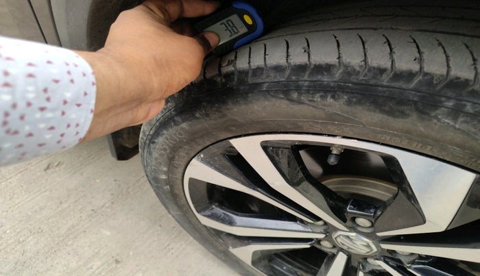 2023 MG HECTOR PLUS SHARP PRO 2.0 TURBO DIESEL 6 STR, Diesel, Manual, 1,27,381 km, tyre