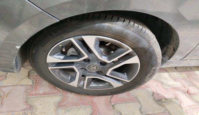 2020 Tata Tiago XZA PLUS PETROL, Petrol, Automatic, 57,859 km, tyre