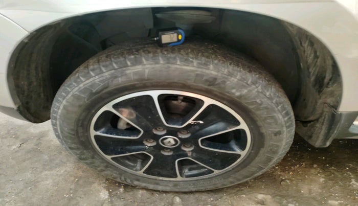 2016 Renault Duster 110 PS RXZ 4X2 AMT DIESEL, Diesel, Automatic, 1,15,549 km, tyre