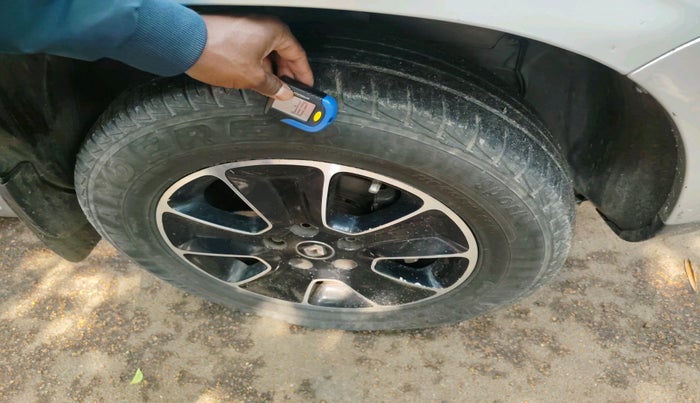 2016 Renault Duster 110 PS RXZ 4X2 AMT DIESEL, Diesel, Automatic, 1,15,549 km, tyre