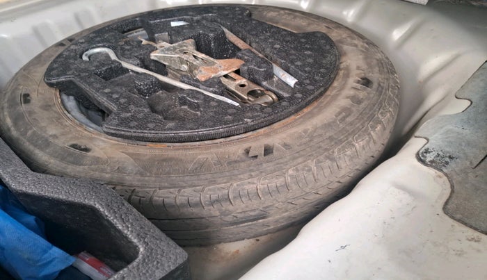 2016 Maruti Ciaz VXI, Petrol, Manual, 60,618 km, tyre