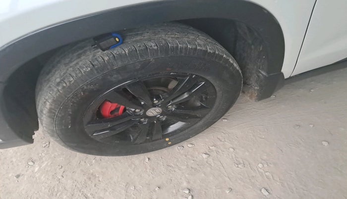 2017 Maruti Vitara Brezza ZDI PLUS, Diesel, Manual, 77,157 km, tyre