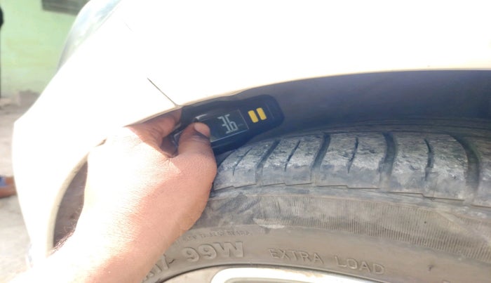 2011 Mercedes Benz C Class 200 CGI AVANTGARDE, Petrol, Automatic, 64,317 km, tyre