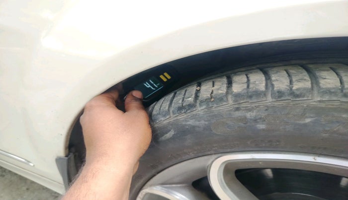 2011 Mercedes Benz C Class 200 CGI AVANTGARDE, Petrol, Automatic, 64,317 km, tyre