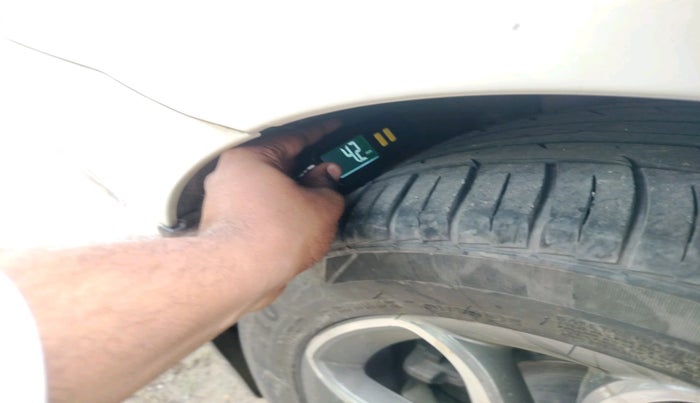 2011 Mercedes Benz C Class 200 CGI AVANTGARDE, Petrol, Automatic, 64,317 km, tyre