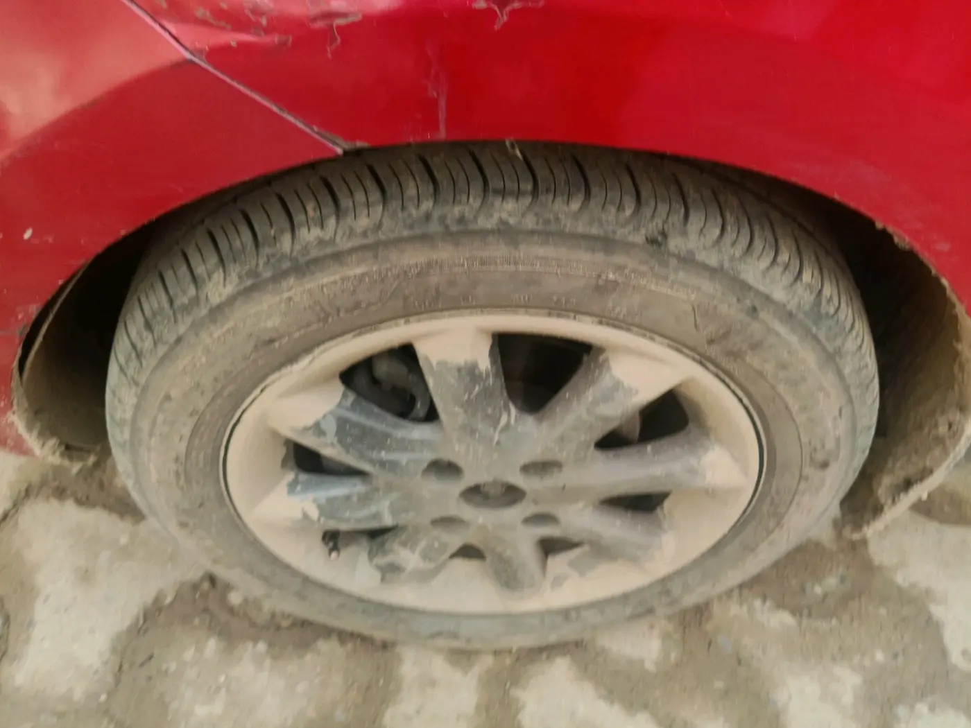 2015 Tata Bolt XT REVOTRON, Petrol, Manual, 98,809 km, tyre