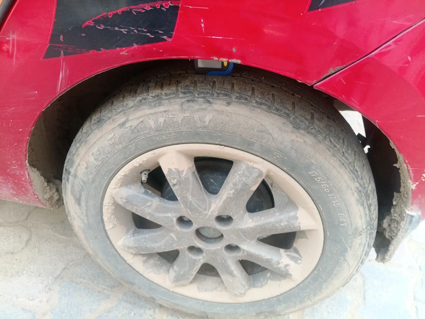 2015 Tata Bolt XT REVOTRON, Petrol, Manual, 98,809 km, tyre