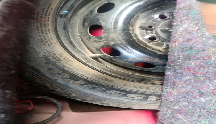 2015 Tata Bolt XT REVOTRON, Petrol, Manual, 98,809 km, tyre