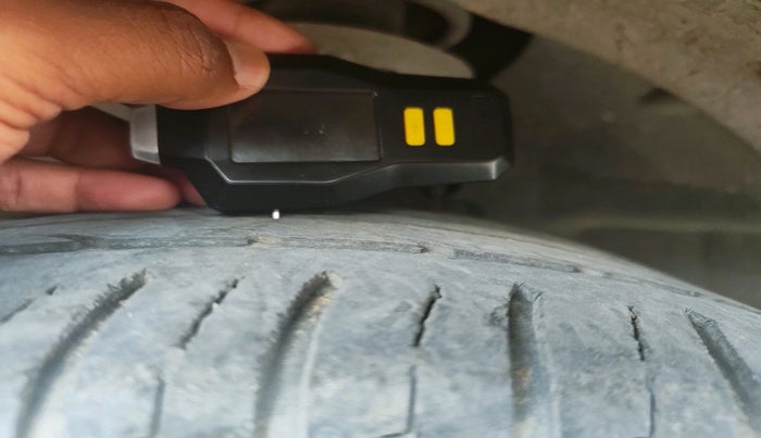 2014 Ford Ecosport TITANIUM 1.5L DIESEL, Diesel, Manual, 1,59,000 km, tyre