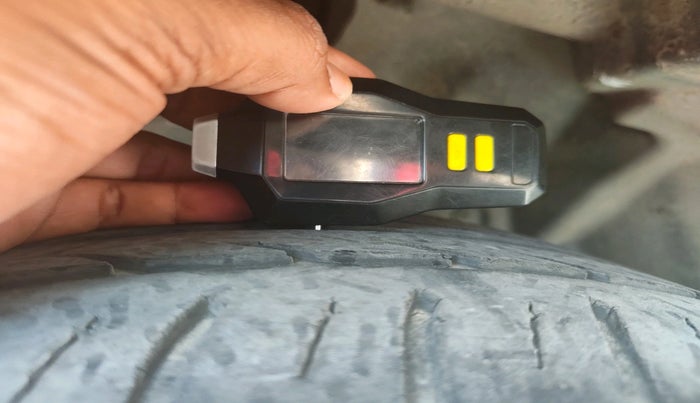 2014 Ford Ecosport TITANIUM 1.5L DIESEL, Diesel, Manual, 1,59,000 km, tyre