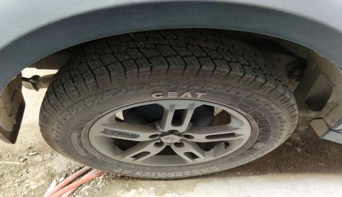 2022 Mahindra Thar LX D AT 4WD HT, Diesel, Automatic, 30,074 km, tyre