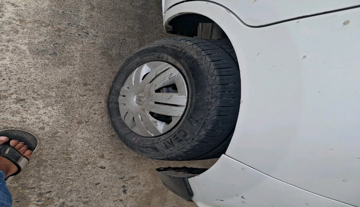 2021 Maruti Alto LXI CNG, CNG, Manual, 1,33,312 km, tyre