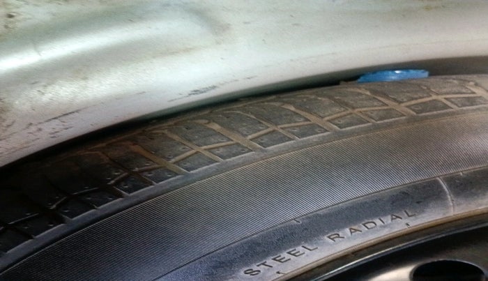 2010 Maruti Swift VXI, Petrol, Manual, 1,30,063 km, tyre