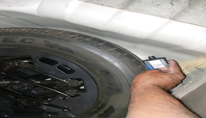 2011 Hyundai i10 MAGNA 1.2, Petrol, Manual, 99,731 km, tyre