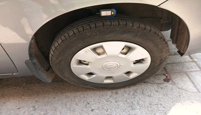 2014 Maruti Wagon R 1.0 LXI CNG, CNG, Manual, 1,36,021 km, tyre