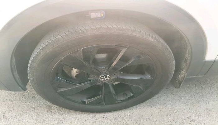 2024 Volkswagen TAIGUN GT Line 1.0L TSI MT, Petrol, Manual, 19,819 km, tyre