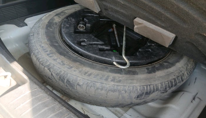 2016 Hyundai Creta SX 1.6 DIESEL, Diesel, Manual, 1,02,398 km, tyre