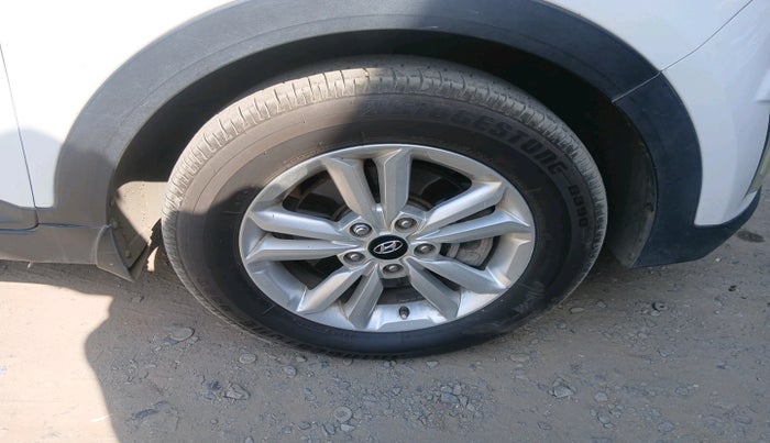 2016 Hyundai Creta SX 1.6 DIESEL, Diesel, Manual, 1,02,398 km, tyre