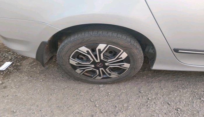 2010 Honda City 1.5L I-VTEC S MT, Petrol, Manual, 1,07,912 km, tyre