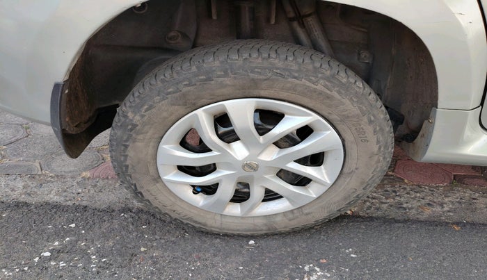 2014 Nissan Terrano XL (D), Diesel, Manual, 84,909 km, tyre