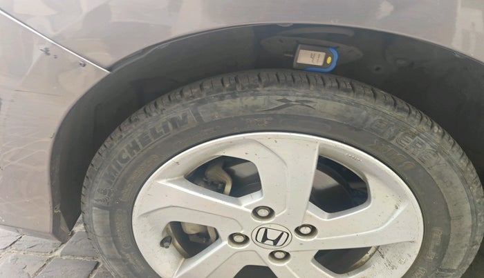 2016 Honda City 1.5L I-VTEC VX, Petrol, Manual, 1,20,571 km, tyre