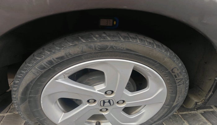 2016 Honda City 1.5L I-VTEC VX, Petrol, Manual, 1,20,571 km, tyre