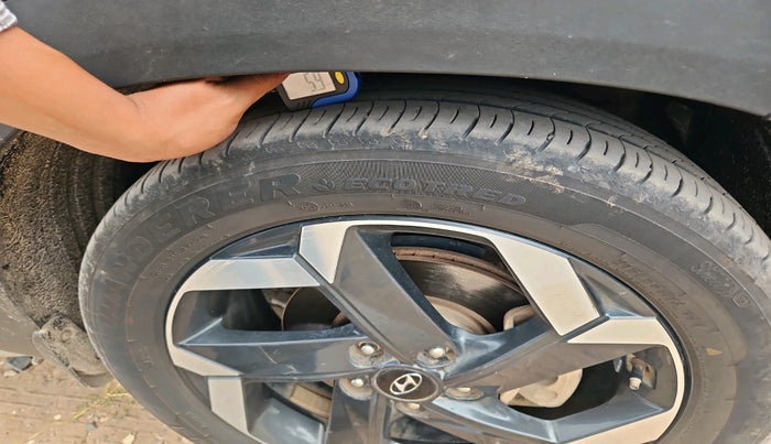 2021 Hyundai ALCAZAR PLATINUM 1.5 MT 7STR, Diesel, Manual, 92,680 km, tyre