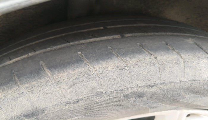 2016 Ford Ecosport TITANIUM 1.5L DIESEL, Diesel, Manual, 1,57,363 km, tyre