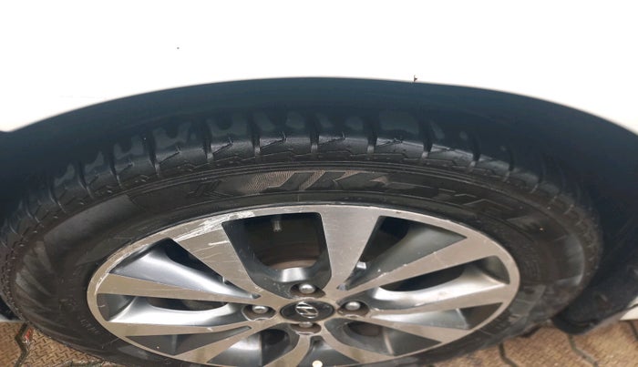 2013 Hyundai Verna FLUIDIC 1.6 CRDI SX, Diesel, Manual, 1,60,084 km, tyre