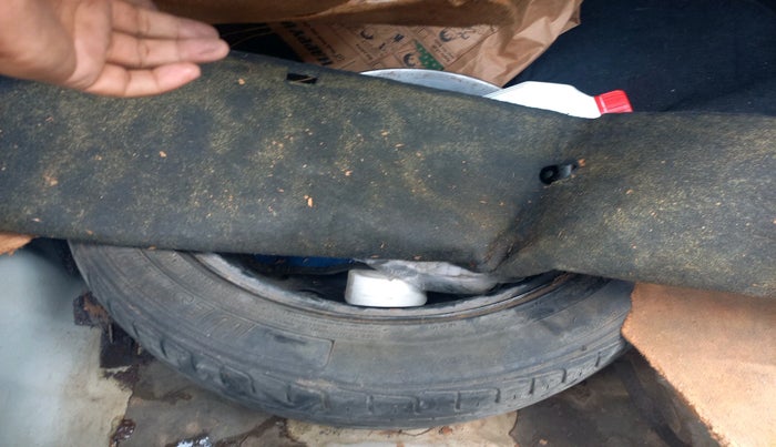 2013 Hyundai Verna FLUIDIC 1.6 CRDI SX, Diesel, Manual, 1,60,084 km, tyre