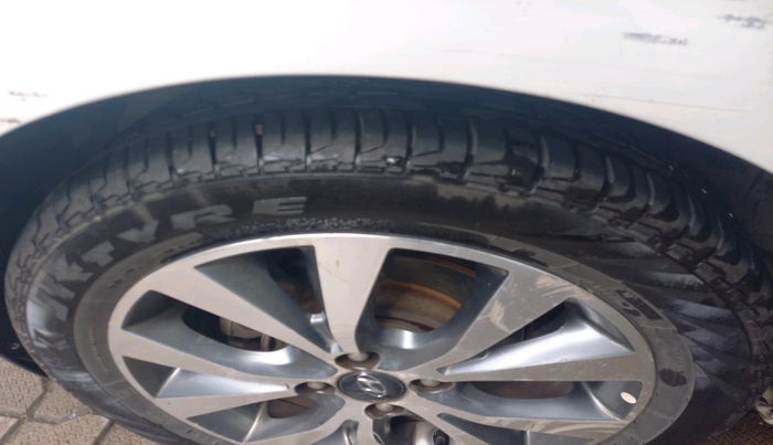 2013 Hyundai Verna FLUIDIC 1.6 CRDI SX, Diesel, Manual, 1,60,084 km, tyre