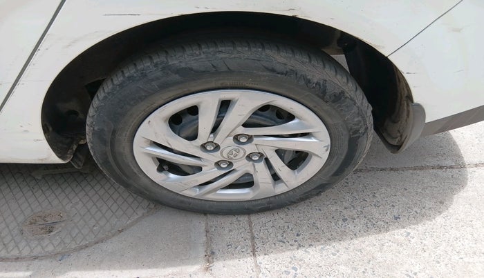 2022 Hyundai AURA S 1.2 CNG, CNG, Manual, 58,079 km, tyre