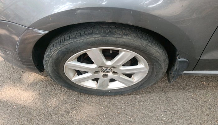 2011 Volkswagen Polo HIGHLINE 1.6L, Petrol, Manual, 87,077 km, tyre