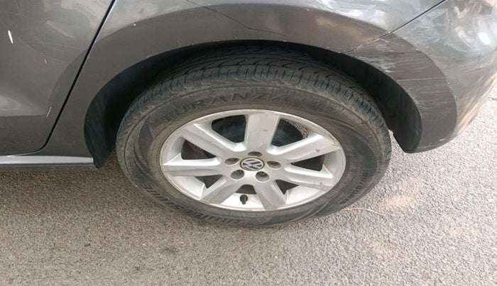 2011 Volkswagen Polo HIGHLINE 1.6L, Petrol, Manual, 87,077 km, tyre