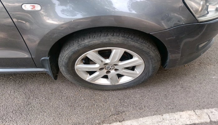 2011 Volkswagen Polo HIGHLINE 1.6L, Petrol, Manual, 87,077 km, tyre