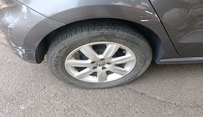 2011 Volkswagen Polo HIGHLINE 1.6L, Petrol, Manual, 87,077 km, tyre