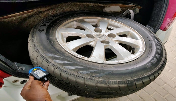 2011 Maruti Swift ZXI, Petrol, Manual, 90,426 km, tyre