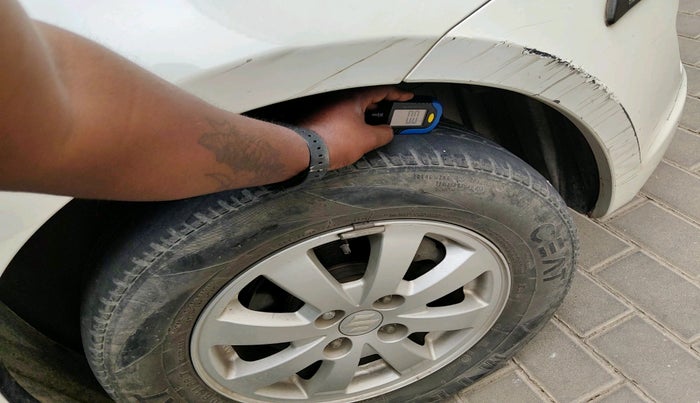 2011 Maruti Swift ZXI, Petrol, Manual, 90,426 km, tyre