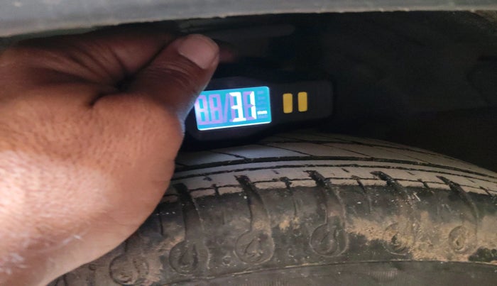 2020 Renault Kwid RXT 1.0 (O), Petrol, Manual, 46,162 km, tyre