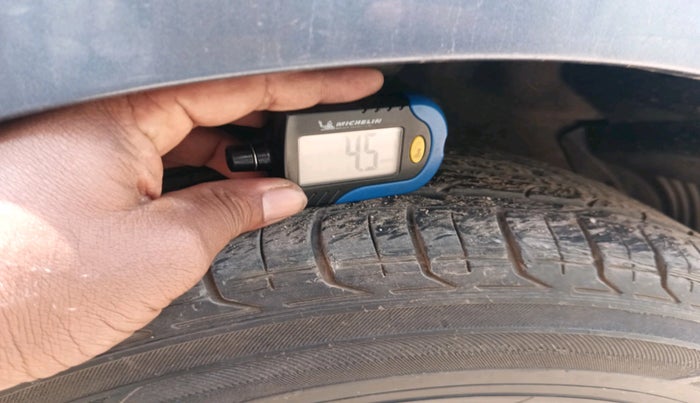 2012 Hyundai i20 SPORTZ 1.2, Petrol, Manual, 69,296 km, tyre