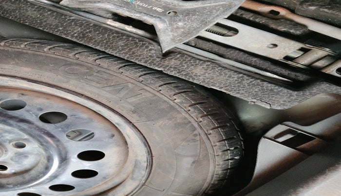 2017 Maruti Wagon R 1.0 VXI, Petrol, Manual, 50,728 km, tyre