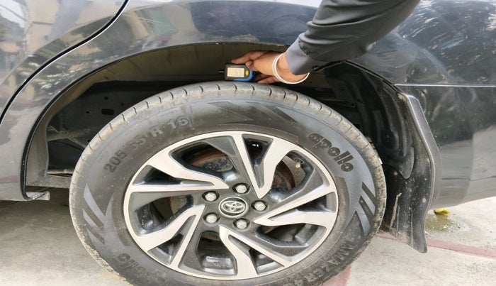 2021 Toyota Innova Crysta 2.4 G 7 STR, Diesel, Manual, 94,120 km, tyre