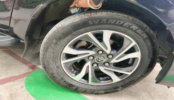 2021 Toyota Innova Crysta 2.4 G 7 STR, Diesel, Manual, 94,120 km, tyre