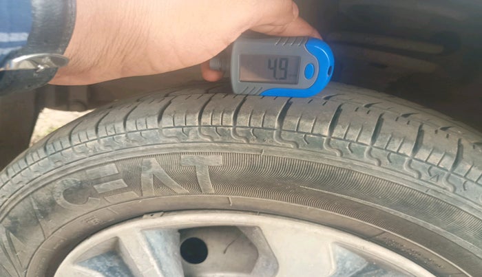 2012 Maruti Wagon R 1.0 LXI CNG, CNG, Manual, 1,07,446 km, tyre