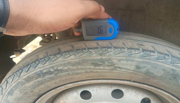 2012 Maruti Wagon R 1.0 LXI CNG, CNG, Manual, 1,07,446 km, tyre